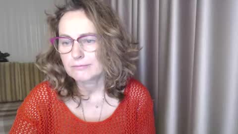 Lauraoven1 online show from 12.16.24