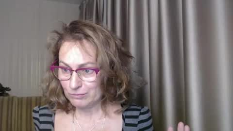 Lauraoven1 online show from 12.17.24
