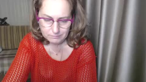 Lauraoven1 online show from 12.19.24