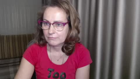 Lauraoven1 online show from 01.11.25