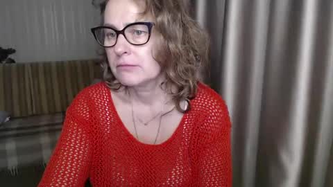 Lauraoven1 online show from 01.19.25