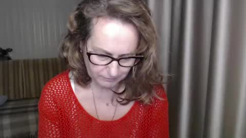 Lauraoven1 online show from 01.21.25