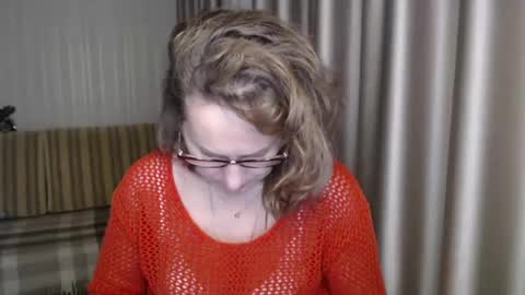 Lauraoven1 online show from 01.22.25