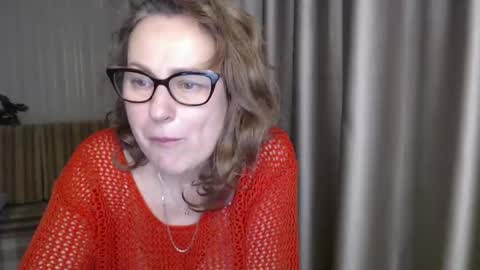 Lauraoven1 online show from 01.23.25