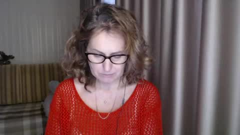Lauraoven1 online show from 02.04.25