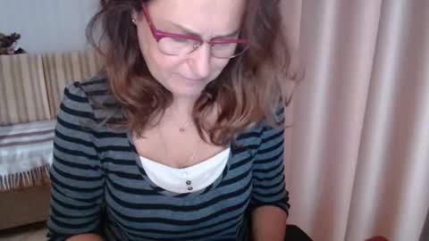 Snapshot of lauraoven1 chatting on 10.23.25 Lauraoven1 online show from 10.23.25