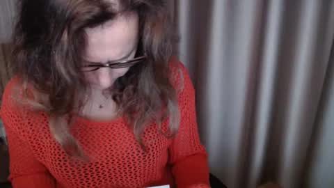 Snapshot of lauraoven1 chatting on 11.03.25 Lauraoven1 online show from 11.03.25