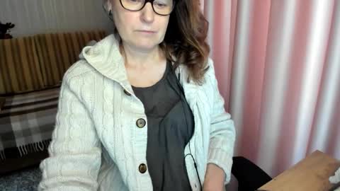 Lauraoven1 online show from 02.05.26