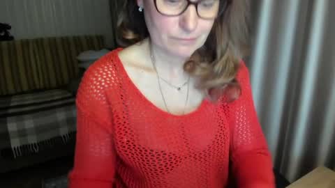 Snapshot of lauraoven1 chatting on 04.27.26 Lauraoven1 online show from 04.27.26