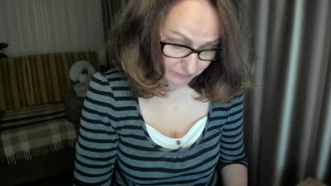 Snapshot of lauraoven1 chatting on 05.05.26 Lauraoven1 online show from 05.05.26