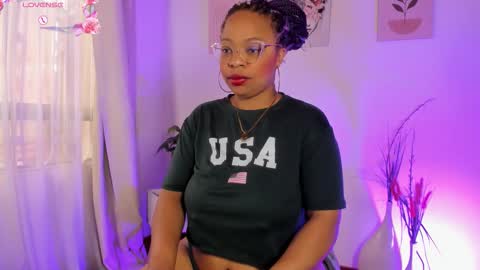 Snapshot of lauraricci_ chatting on 11.06.25 Laurita Aries online show from 11.06.25