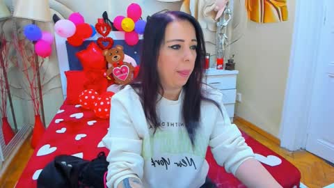 Laura online show from 02.15.25