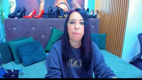 Laura online show from 10.06.25