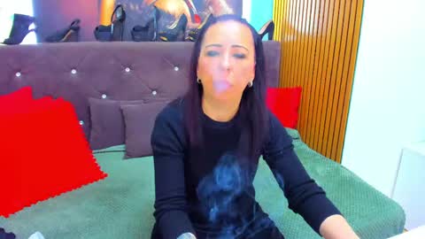 Snapshot of laurasinfull chatting on 05.02.26 Laura online show from 05.02.26