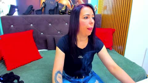Snapshot of laurasinfull chatting on 06.03.26 Laura online show from 06.03.26