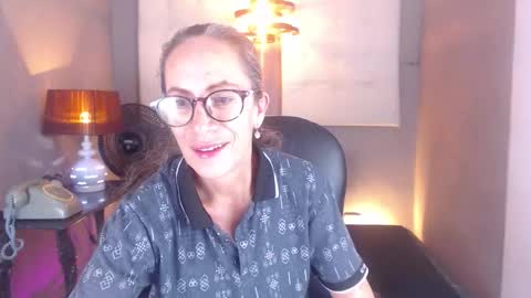 Snapshot of laurasofia45 chatting on 02.01.26 Laura Sofia online show from 02.01.26