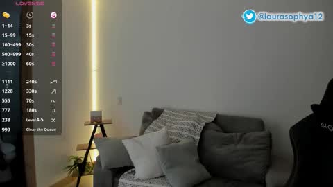 Snapshot of laurasophya chatting on 11.18.25 Laura online show from 11.18.25