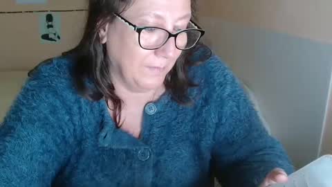 Snapshot of laureanne50 chatting on 12.11.24 laureanne online show from 12.11.24