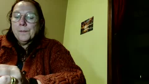 Snapshot of laureanne50 chatting on 12.22.24 laureanne online show from 12.22.24