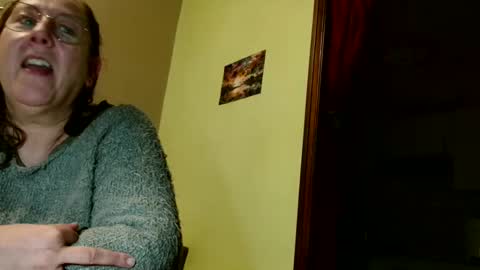 Snapshot of laureanne50 chatting on 01.28.25 laureanne online show from 01.28.25