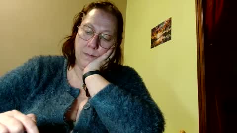 Snapshot of laureanne50 chatting on 02.10.25 laureanne online show from 02.10.25