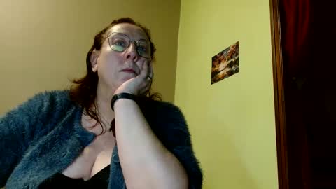 Snapshot of laureanne50 chatting on 02.12.25 laureanne online show from 02.12.25