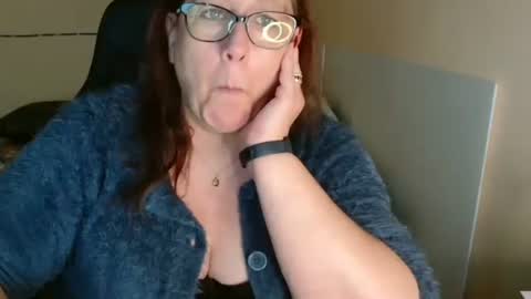 Snapshot of laureanne50 chatting on 02.24.25 laureanne online show from 02.24.25