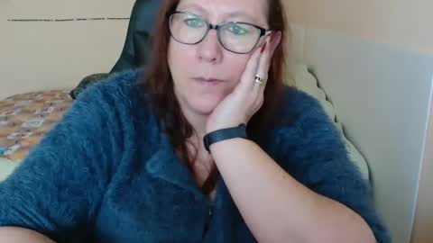 Snapshot of laureanne50 chatting on 03.01.25 laureanne online show from 03.01.25