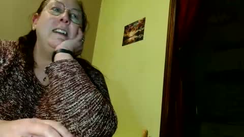 Snapshot of laureanne50 chatting on 03.09.25 laureanne online show from 03.09.25