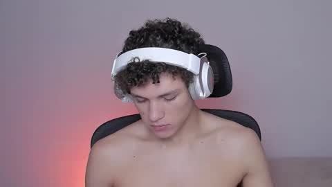 Laureent online show from 10.13.25