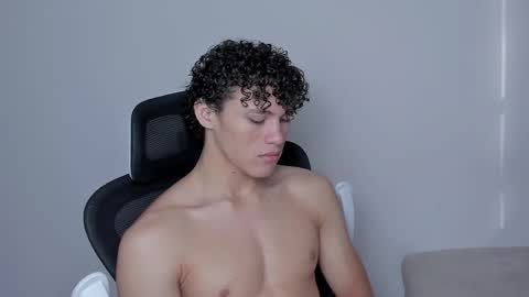 Laureent online show from 10.25.25