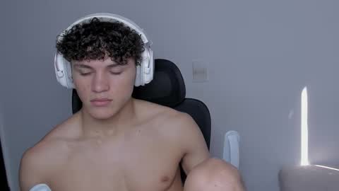 Laureent online show from 10.26.25