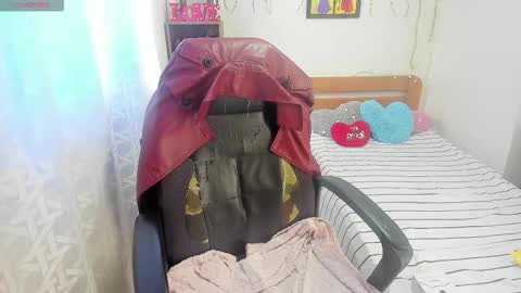 Snapshot of lauren_ashlee chatting on 10.19.25 Lauren Independent model online show from 10.19.25