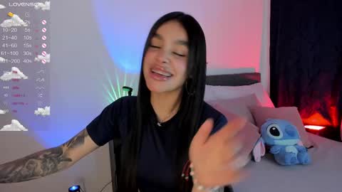 Snapshot of lauren_camila1 chatting on 10.20.25 Lau online show from 10.20.25