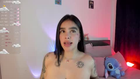 Snapshot of lauren_camila1 chatting on 11.12.25 Lau online show from 11.12.25