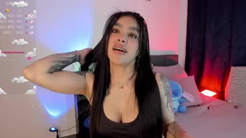 Snapshot of lauren_camila1 chatting on 11.13.25 Lau online show from 11.13.25