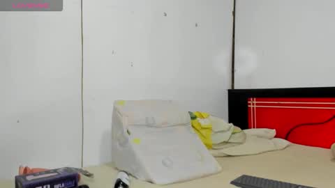 lauren_mark_ online show from 09.29.25