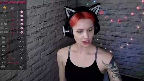 Snapshot of lauren_raquel chatting on 05.07.26 Eva online show from 05.07.26