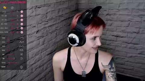 Snapshot of lauren_raquel chatting on 05.21.26 Eva online show from 05.21.26