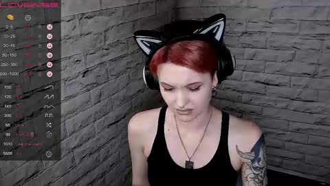 Snapshot of lauren_raquel chatting on 05.22.26 Eva online show from 05.22.26