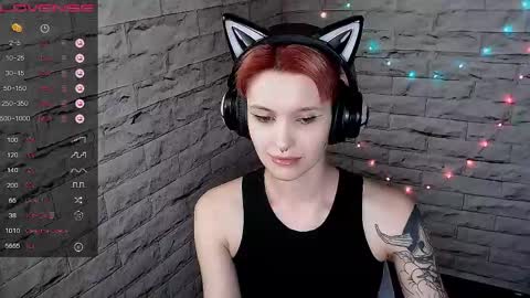 Snapshot of lauren_raquel chatting on 05.23.26 Eva online show from 05.23.26