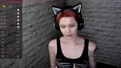 Snapshot of lauren_raquel chatting on 05.24.26 Eva online show from 05.24.26