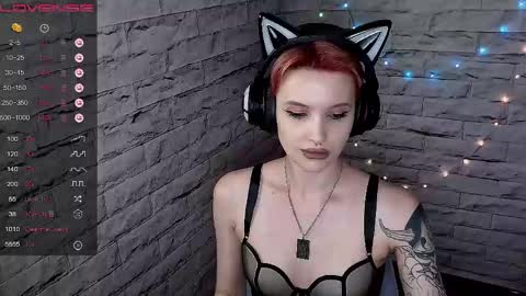Snapshot of lauren_raquel chatting on 05.25.26 Eva online show from 05.25.26