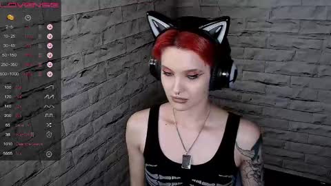 Snapshot of lauren_raquel chatting on 06.08.26 Eva online show from 06.08.26