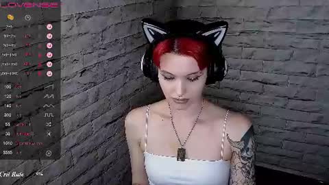 Snapshot of lauren_raquel chatting on 06.19.26 Eva online show from 06.19.26