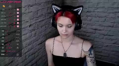 Snapshot of lauren_raquel chatting on 06.21.26 Eva online show from 06.21.26