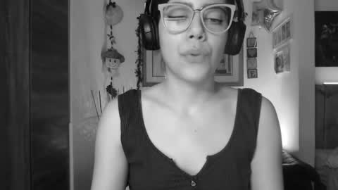 Snapshot of lauren_sweet7 chatting on 12.10.24 Lauren online show from 12.10.24