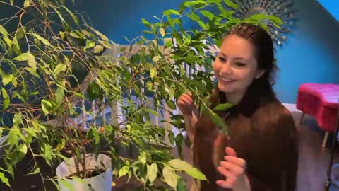 Snapshot of laurenbrite chatting on 10.13.25 Lauren Brite online show from 10.13.25