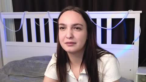 Victoria online show from 11.26.25