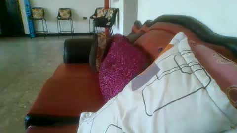 laurenhot94 online show from 10.04.25